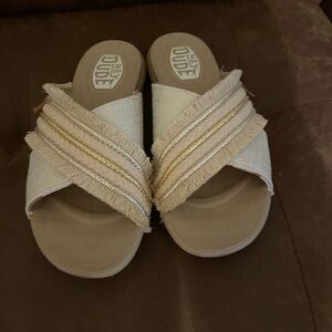 Hey Dude Women's Cream and Gold Fringe Sandals